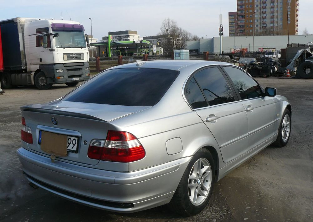 BMW Seria 3 320i - Sedan: afbeelding 4 BMW Seria 3 320i - Sedan: afbeelding 4