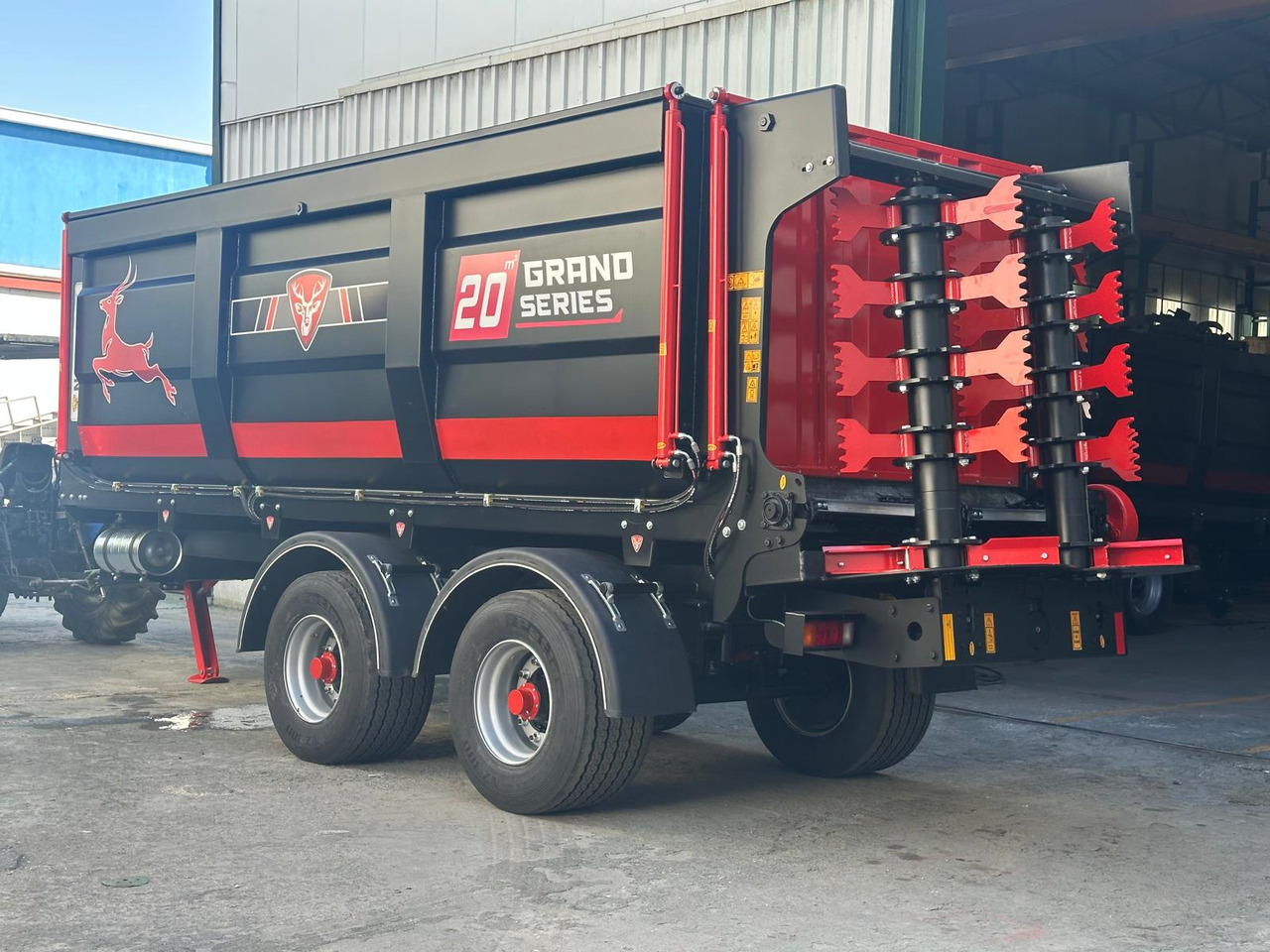 Novatar Manure Spreader Trailer 20 M3 - Mestverspreider: afbeelding 1 Novatar Manure Spreader Trailer 20 M3 - Mestverspreider: afbeelding 1