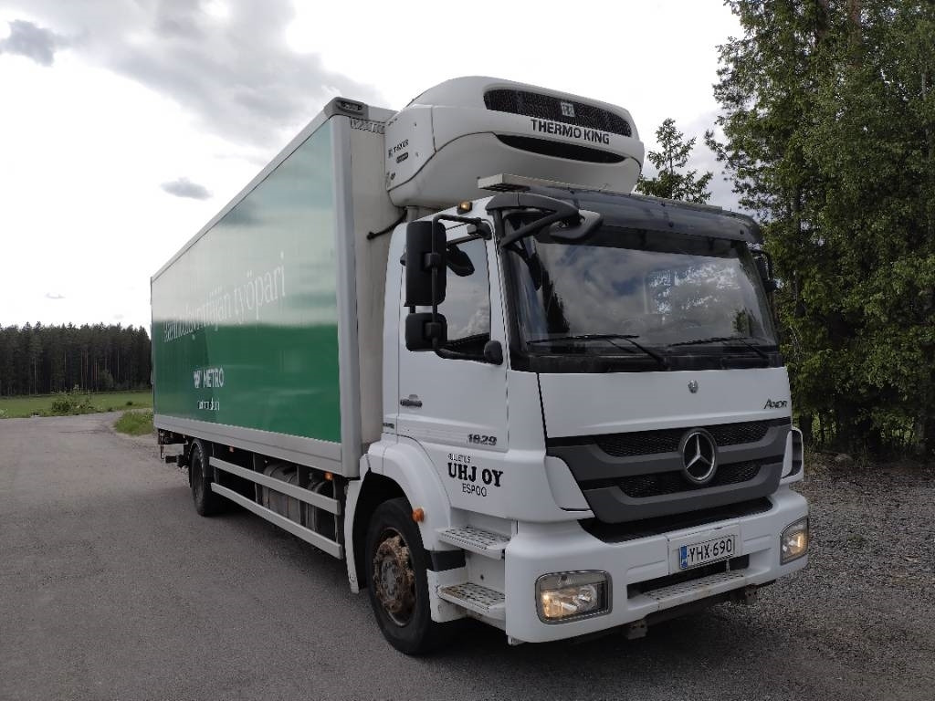 Mercedes-Benz Axor 1829 thermo king kone, 8,35m kori - Koelwagen vrachtwagen: afbeelding 1 Mercedes-Benz Axor 1829 thermo king kone, 8,35m kori - Koelwagen vrachtwagen: afbeelding 1