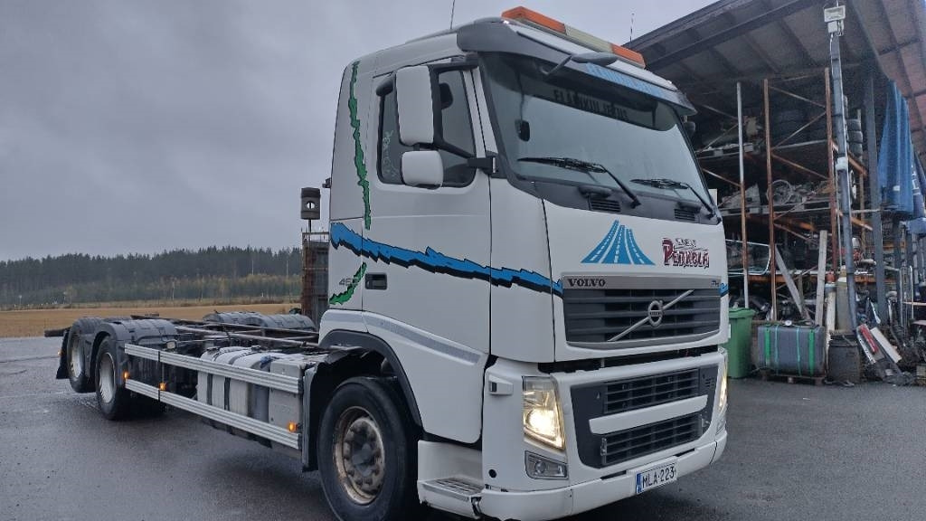 Volvo FH13 6x2 alusta, manuaalivaihteisto - Chassis vrachtwagen: afbeelding 2 Volvo FH13 6x2 alusta, manuaalivaihteisto - Chassis vrachtwagen: afbeelding 2