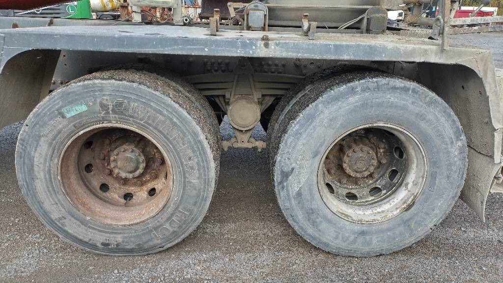 Volvo FM9 8x4 full steel,manual, mixer - Tankwagen: afbeelding 5 Volvo FM9 8x4 full steel,manual, mixer - Tankwagen: afbeelding 5