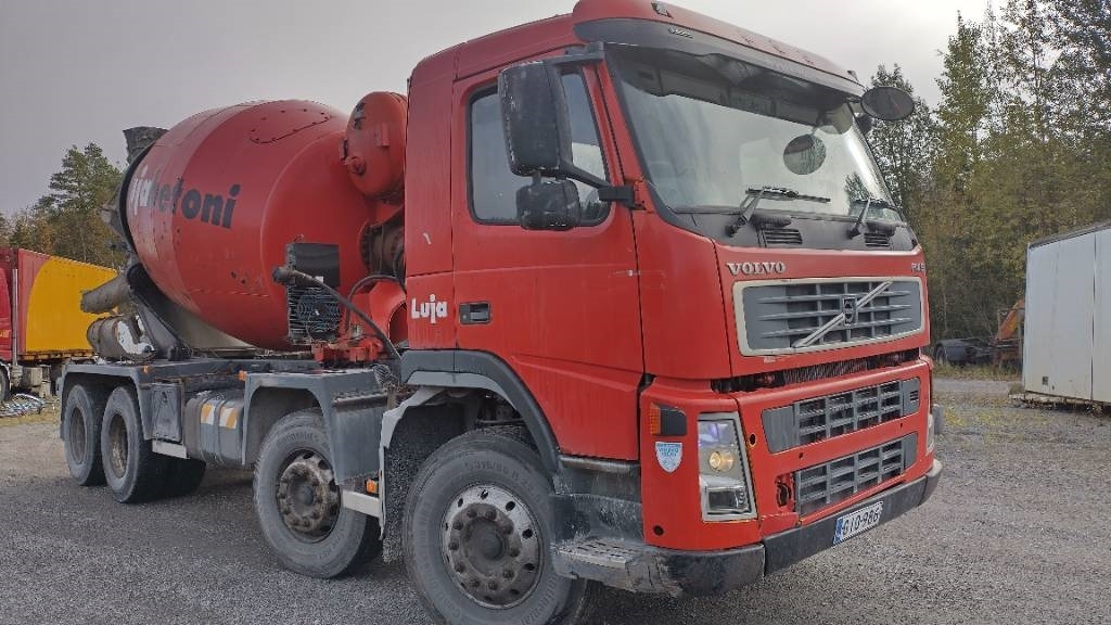 Volvo FM9 8x4 full steel,manual, mixer - Tankwagen: afbeelding 2 Volvo FM9 8x4 full steel,manual, mixer - Tankwagen: afbeelding 2