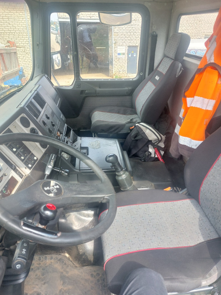 MAN 35.414 8X6 - Kipper vrachtwagen: afbeelding 4 MAN 35.414 8X6 - Kipper vrachtwagen: afbeelding 4