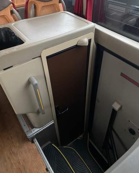 Irisbus MAGELYS PRO/ SPROWADZONY/ - Touringcar: afbeelding 4 Irisbus MAGELYS PRO/ SPROWADZONY/ - Touringcar: afbeelding 4