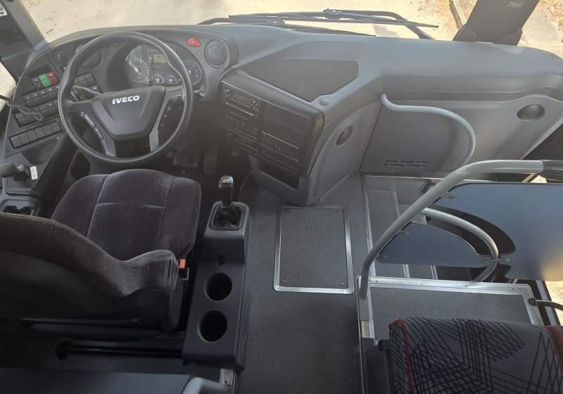 Iveco CROSSWAY/ SPROWADZONY/ 12 M / 80 000 KM - Streekbus: afbeelding 3 Iveco CROSSWAY/ SPROWADZONY/ 12 M / 80 000 KM - Streekbus: afbeelding 3