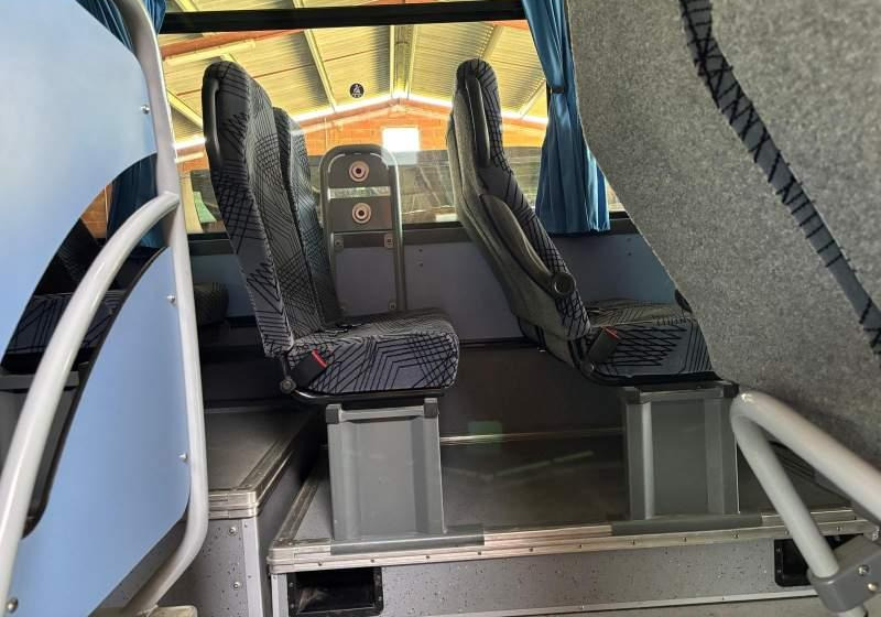 Iveco CROSSWAY/ SPROWADZONY / 180 000 KM / MANUAL - Streekbus: afbeelding 2 Iveco CROSSWAY/ SPROWADZONY / 180 000 KM / MANUAL - Streekbus: afbeelding 2