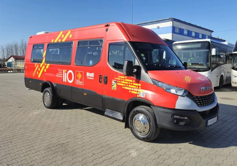 Iveco DAILY 65C18/SPROWADZONE/23 MIEJSCA/KLIM/WINDA - Minibus, Personenvervoer: afbeelding 2 Iveco DAILY 65C18/SPROWADZONE/23 MIEJSCA/KLIM/WINDA - Minibus, Personenvervoer: afbeelding 2