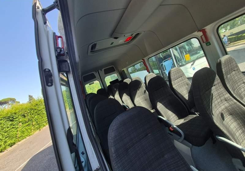 Mercedes-Benz SPRINTER 45 TRANSFER / 23 MIEJSCA/ KLIMA - Minibus, Personenvervoer: afbeelding 4 Mercedes-Benz SPRINTER 45 TRANSFER / 23 MIEJSCA/ KLIMA - Minibus, Personenvervoer: afbeelding 4