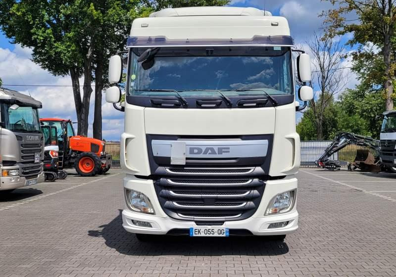 DAF XF510 SPACE CAB / SPROWADZONY / MANUAL / RETARDER - Trekker: afbeelding 2 DAF XF510 SPACE CAB / SPROWADZONY / MANUAL / RETARDER - Trekker: afbeelding 2