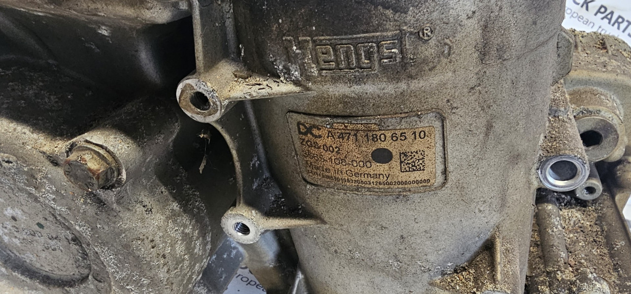 Mercedes Benz Actros MP4 EURO6, EURO 6 emission oil filter housing, oil cooler , 4711800712, 4711800012, 4711800212, 4711800312, 4711704710, 4711800265, 4711801065, 4721840380, 4721841980, 4721800309, - Oliekoeler voor Vrachtwagen: afbeelding 2 Mercedes Benz Actros MP4 EURO6, EURO 6 emission oil filter housing, oil cooler , 4711800712, 4711800012, 4711800212, 4711800312, 4711704710, 4711800265, 4711801065, 4721840380, 4721841980, 4721800309, - Oliekoeler voor Vrachtwagen: afbeelding 2