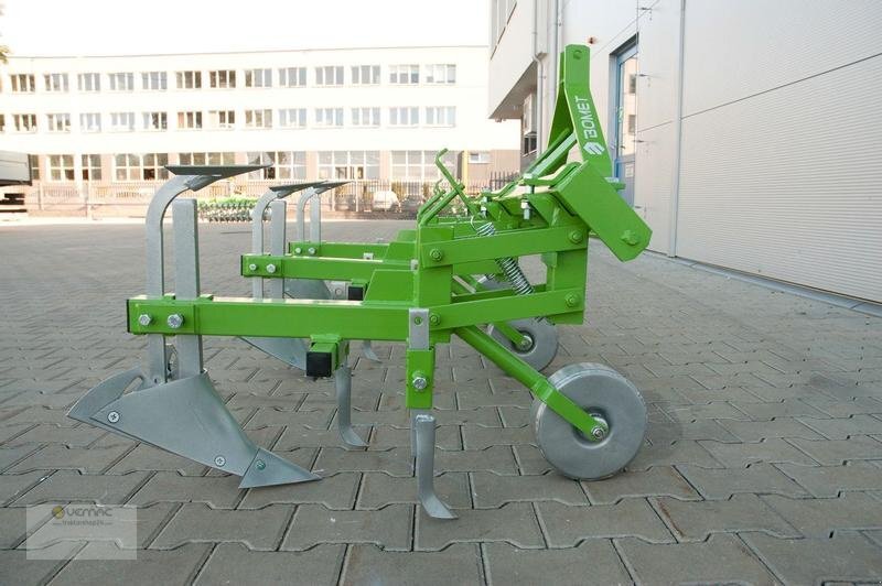 BOMET Kartoffelhäufler Jäthacke-Häufler Bomet P475 inkl. Striegel - Aardappeltechniek: afbeelding 4 BOMET Kartoffelhäufler Jäthacke-Häufler Bomet P475 inkl. Striegel - Aardappeltechniek: afbeelding 4