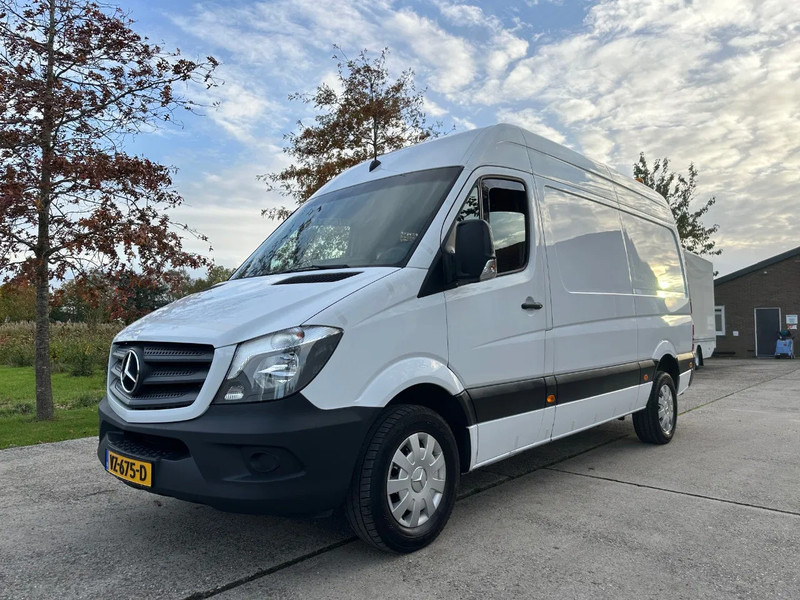 Mercedes-Benz Sprinter 313 CDI / L2H2 / AUTOMAAT / NL BUS / 130 PK / 2-ZITS / CC / AIRCO / CAMERA - Gesloten bestelwagen: afbeelding 1 Mercedes-Benz Sprinter 313 CDI / L2H2 / AUTOMAAT / NL BUS / 130 PK / 2-ZITS / CC / AIRCO / CAMERA - Gesloten bestelwagen: afbeelding 1