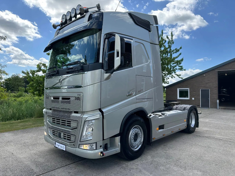 Volvo FH 460 / GLOBETROTTER / EURO 6 / I-Shift / HYDRAULIC / FULL AIR / NEW TACHO - Trekker: afbeelding 1 Volvo FH 460 / GLOBETROTTER / EURO 6 / I-Shift / HYDRAULIC / FULL AIR / NEW TACHO - Trekker: afbeelding 1