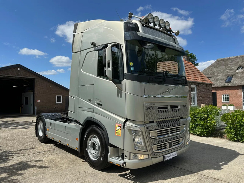 Trekker Volvo FH 460 / GLOBETROTTER / EURO 6 / I-Shift / HYDRAULIC / FULL AIR / NEW TACHO: afbeelding 20 Trekker Volvo FH 460 / GLOBETROTTER / EURO 6 / I-Shift / HYDRAULIC / FULL AIR / NEW TACHO: afbeelding 20