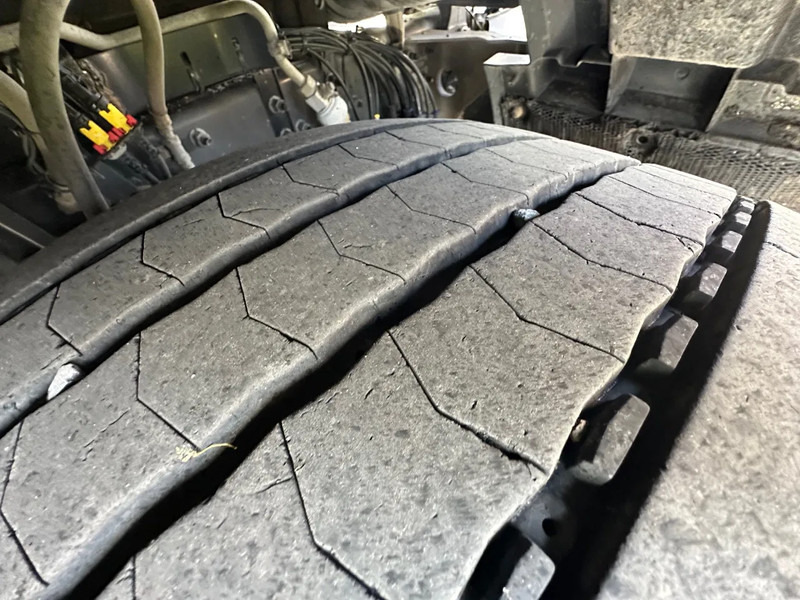 Trekker Volvo FH 460 / GLOBETROTTER / EURO 6 / I-Shift / HYDRAULIC / FULL AIR / NEW TACHO: afbeelding 7 Trekker Volvo FH 460 / GLOBETROTTER / EURO 6 / I-Shift / HYDRAULIC / FULL AIR / NEW TACHO: afbeelding 7