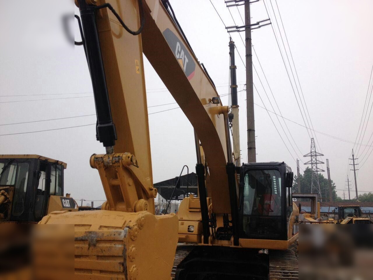 CATERPILLAR 325DL - Rupsgraafmachine: afbeelding 3 CATERPILLAR 325DL - Rupsgraafmachine: afbeelding 3