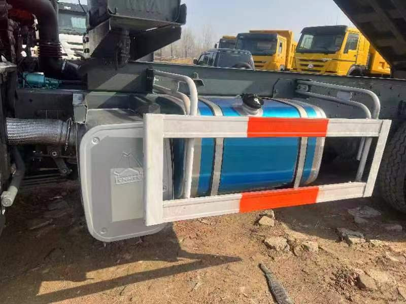 Kipper vrachtwagen HOWO 371: afbeelding 8