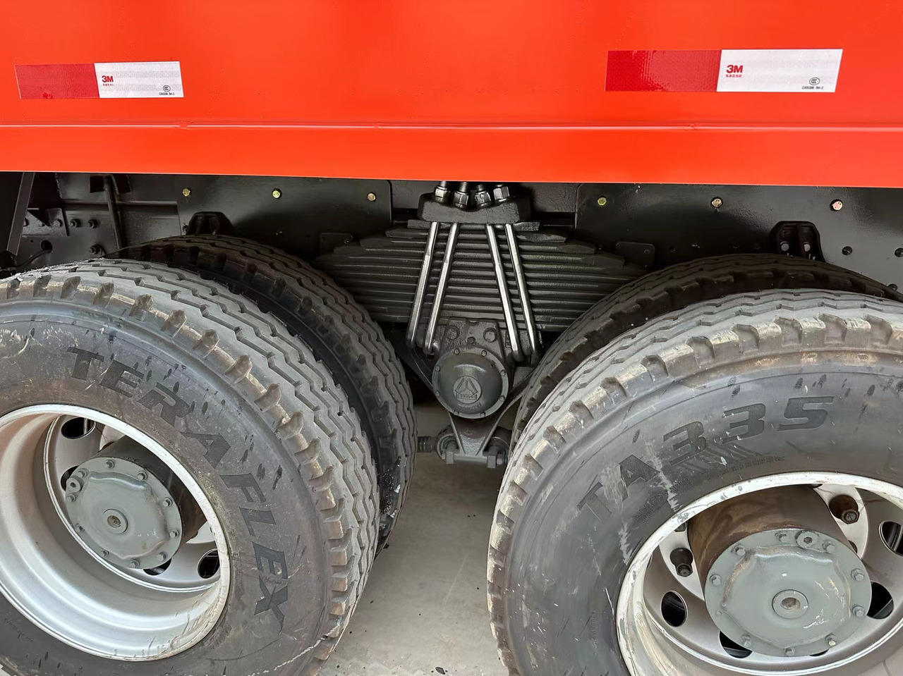 Kipper vrachtwagen HOWO 371: afbeelding 7