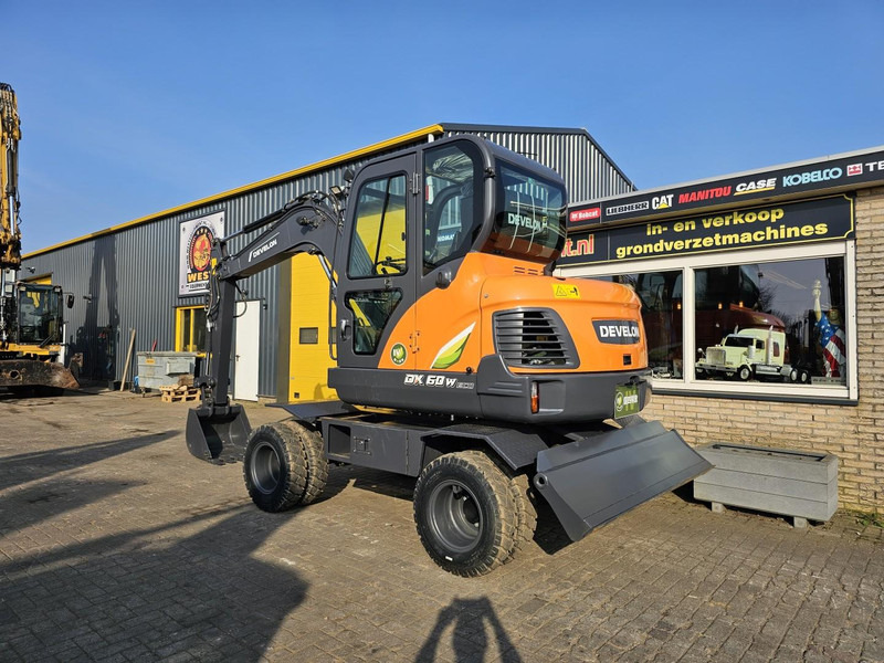 Develon DX60WN ECO-1 - Mobiele graafmachine: afbeelding 3 Develon DX60WN ECO-1 - Mobiele graafmachine: afbeelding 3