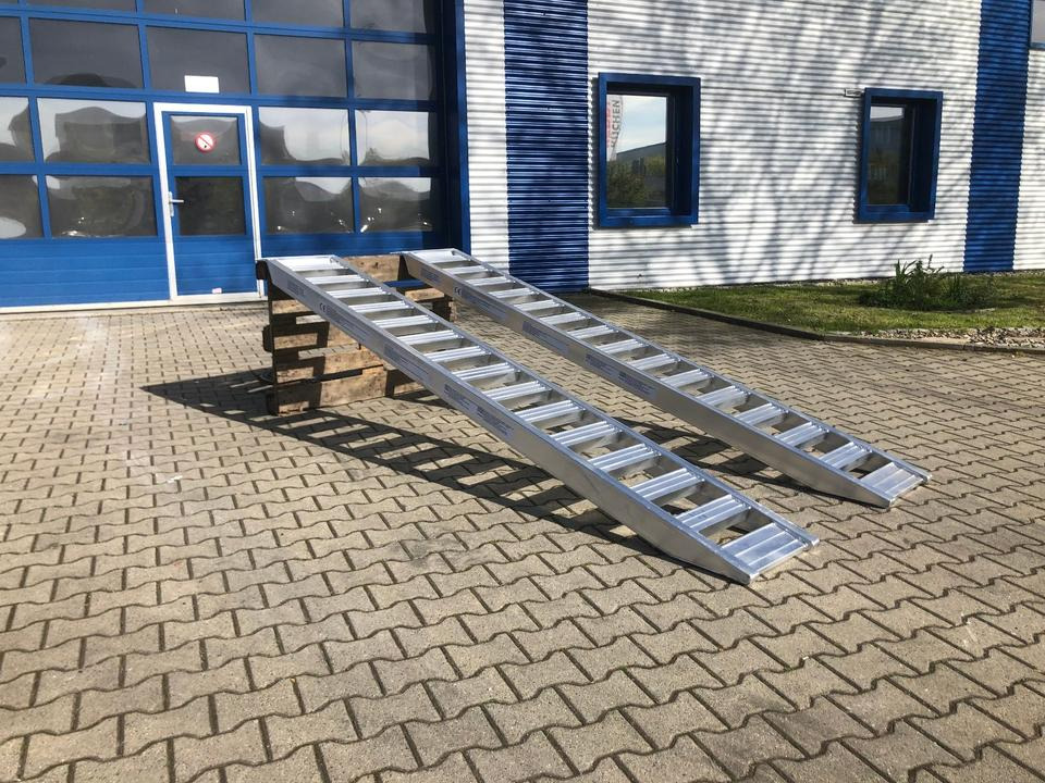 Alurampen Satz 2,5m 2000KG Minibagger Minilader Quad Auffahrrampe *INKL.19% MWST* - Laadbrug: afbeelding 3 Alurampen Satz 2,5m 2000KG Minibagger Minilader Quad Auffahrrampe *INKL.19% MWST* - Laadbrug: afbeelding 3