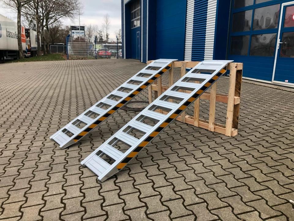 Alurampen Satz 2m 2000KG Minibagger Minilader Quad Auffahrrampe *INKL.19% MWST* - Laadbrug: afbeelding 1 Alurampen Satz 2m 2000KG Minibagger Minilader Quad Auffahrrampe *INKL.19% MWST* - Laadbrug: afbeelding 1