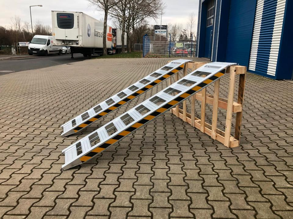 Alurampen Satz 2m 2000KG Minibagger Minilader Quad Auffahrrampe *INKL.19% MWST* - Laadbrug: afbeelding 5 Alurampen Satz 2m 2000KG Minibagger Minilader Quad Auffahrrampe *INKL.19% MWST* - Laadbrug: afbeelding 5