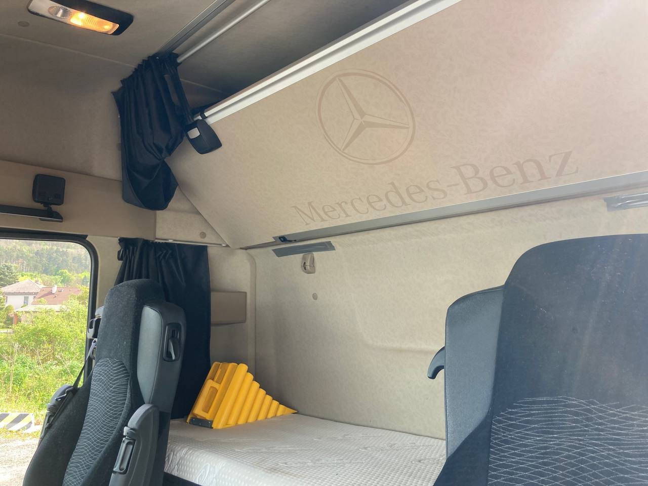 Trekker Mercedes-Benz Actros 1848 4x2 BigSpace PTO compressor: afbeelding 12