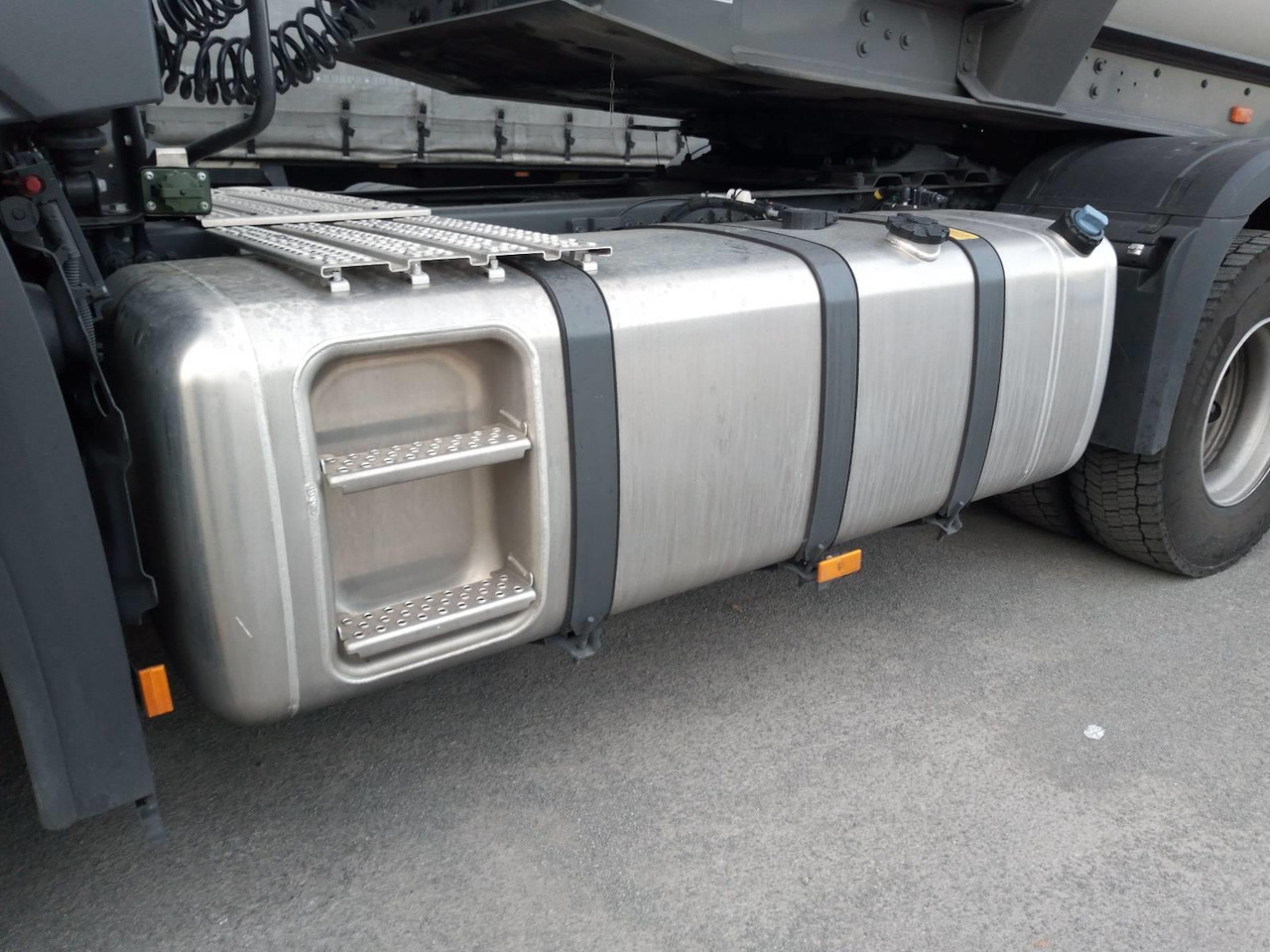 Trekker Mercedes-Benz Actros 1848 4x2 BigSpace PTO compressor: afbeelding 10