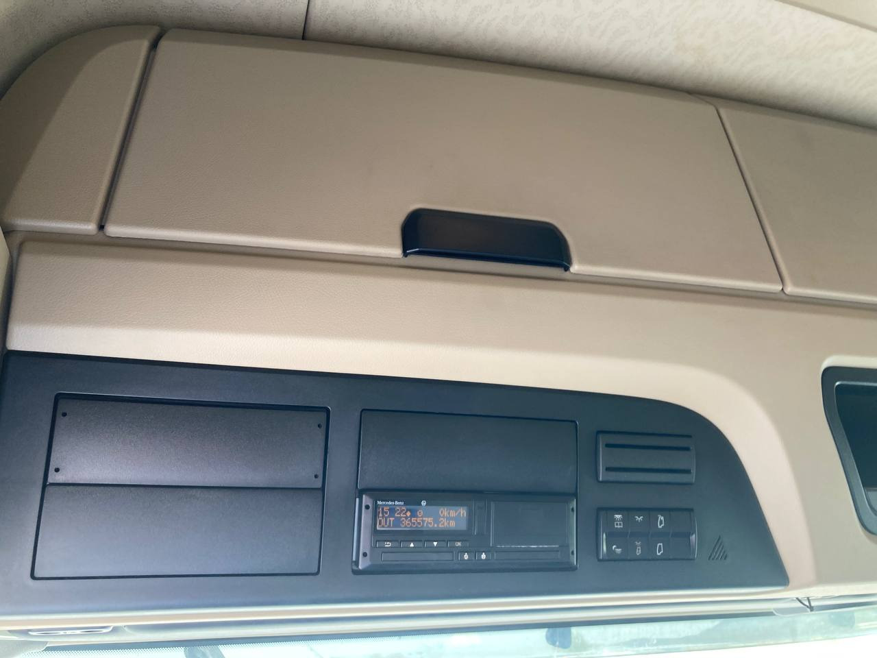 Trekker Mercedes-Benz Actros 1848 4x2 BigSpace PTO compressor: afbeelding 13