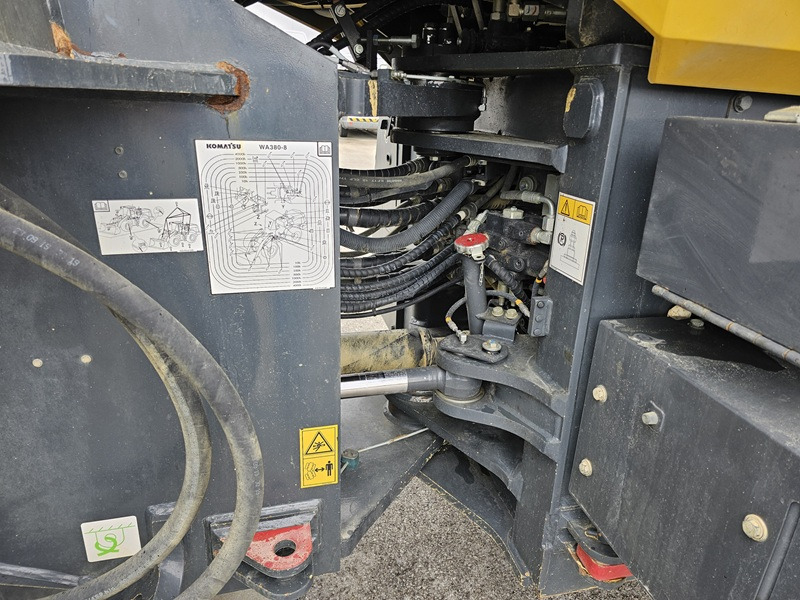 Wiellader KOMATSU WA380-8: afbeelding 12