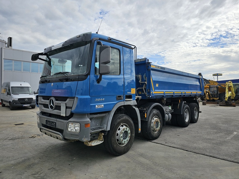 MERCEDES-BENZ DB3244 - Kipper vrachtwagen: afbeelding 1 MERCEDES-BENZ DB3244 - Kipper vrachtwagen: afbeelding 1