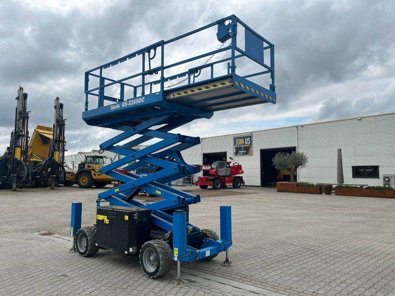 Genie GS 3369 DC - Schaarlift: afbeelding 4 Genie GS 3369 DC - Schaarlift: afbeelding 4