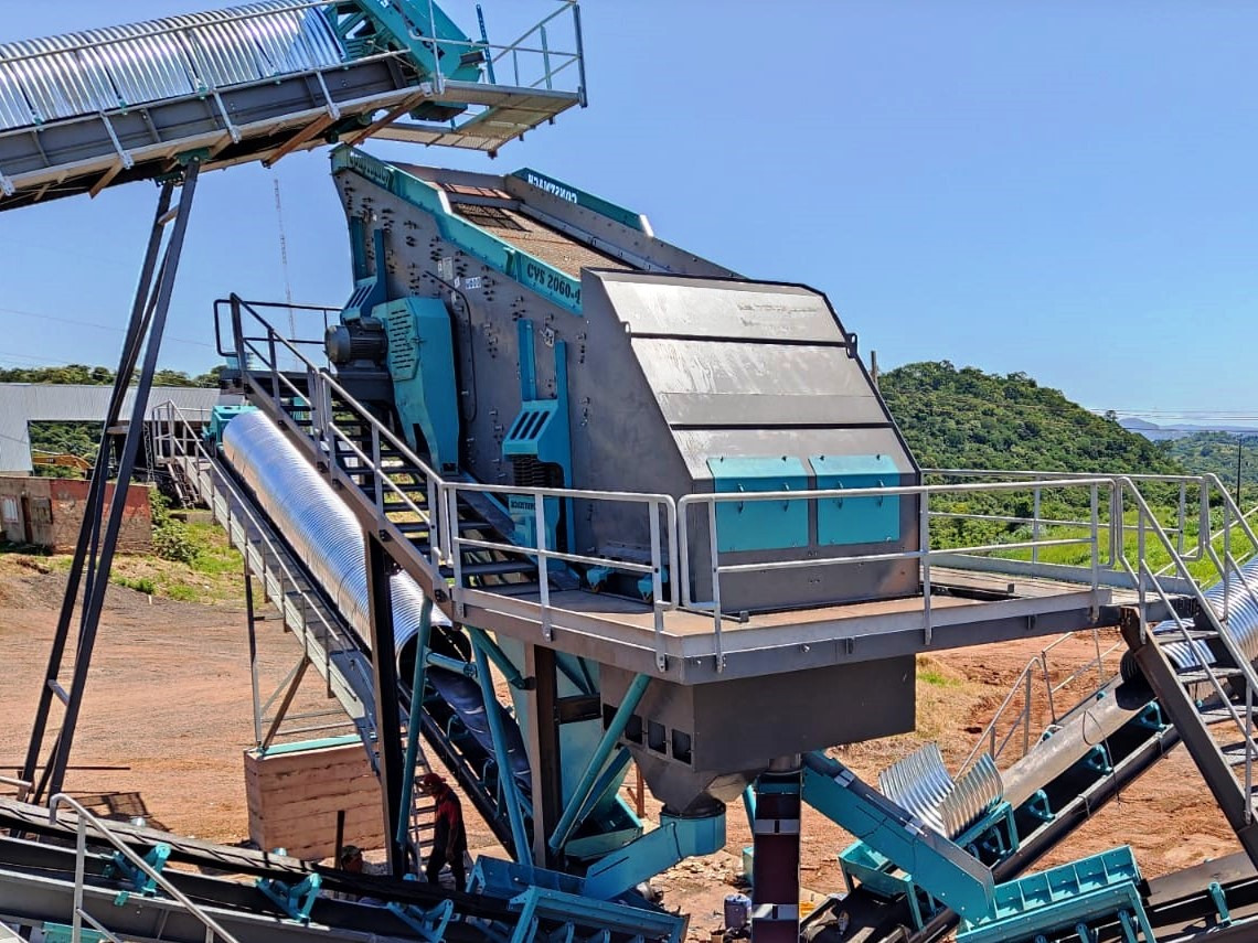 Constmach Vibrating Screen Systems 70-95 Tph 2-3-4 Stages 1200x4000 Mm - Zeefinstallatie: afbeelding 2 Constmach Vibrating Screen Systems 70-95 Tph 2-3-4 Stages 1200x4000 Mm - Zeefinstallatie: afbeelding 2