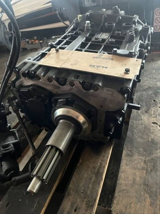 MAN ZF 16S109 Getriebe im Austausch 1304050404 - Versnellingsbak voor Vrachtwagen: afbeelding 4 MAN ZF 16S109 Getriebe im Austausch 1304050404 - Versnellingsbak voor Vrachtwagen: afbeelding 4