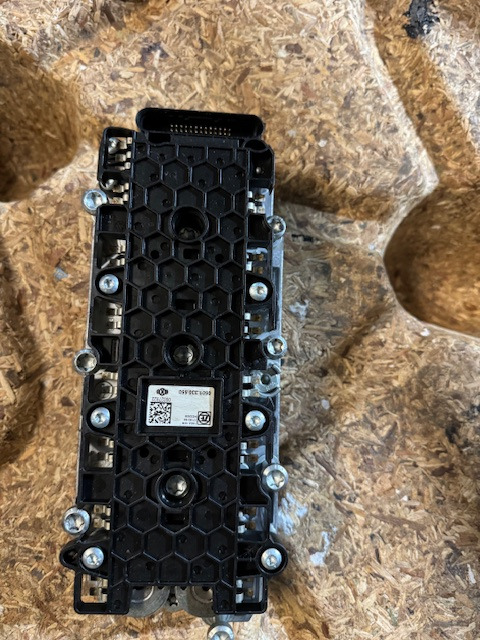 ZF Ventilblock TRAXON Getriebe 0501330550 - Versnellingsbak en onderdelen voor Vrachtwagen: afbeelding 1 ZF Ventilblock TRAXON Getriebe 0501330550 - Versnellingsbak en onderdelen voor Vrachtwagen: afbeelding 1