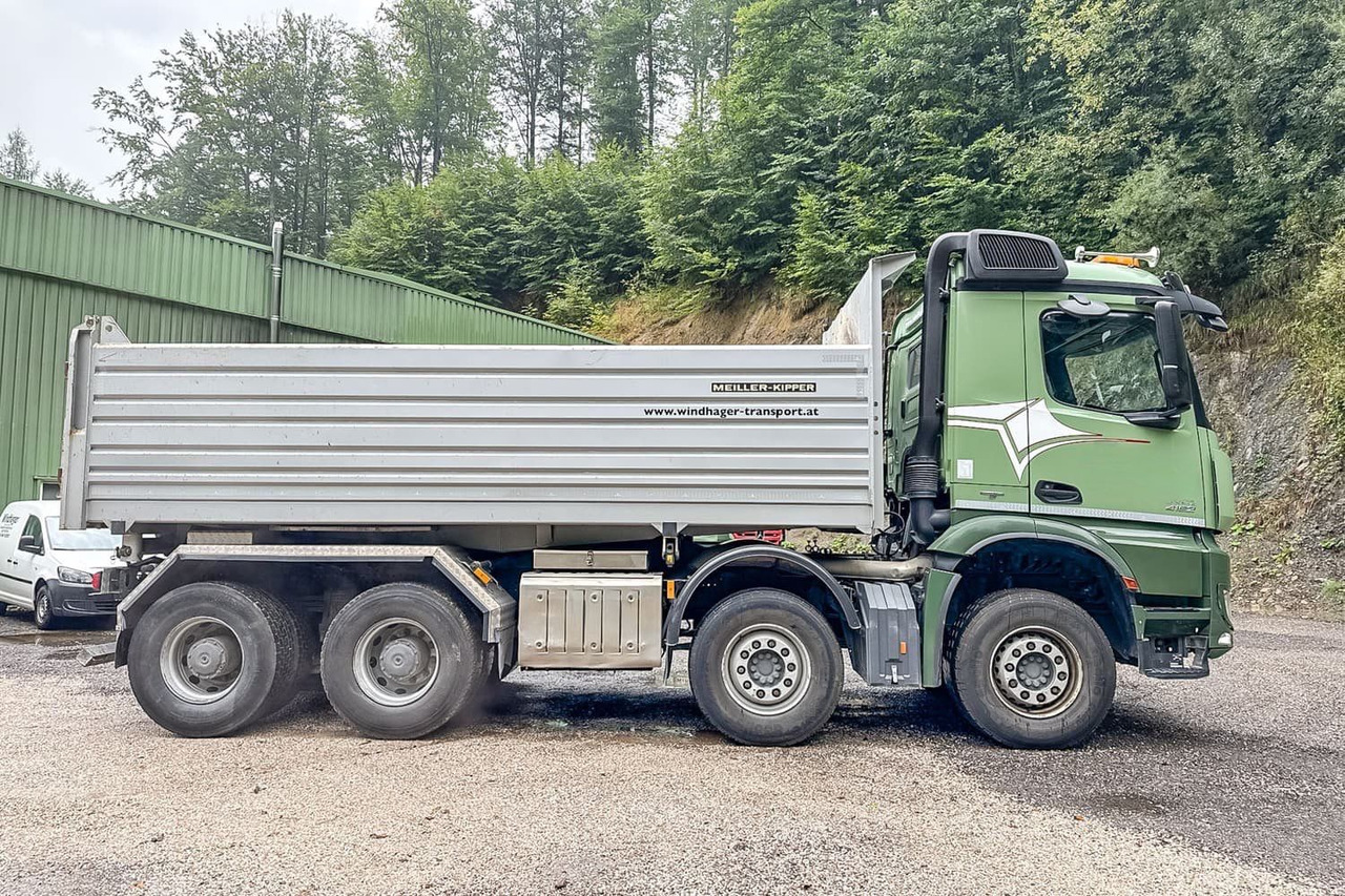 Mercedes-Benz Arocs 4152 - Kipper vrachtwagen: afbeelding 2 Mercedes-Benz Arocs 4152 - Kipper vrachtwagen: afbeelding 2