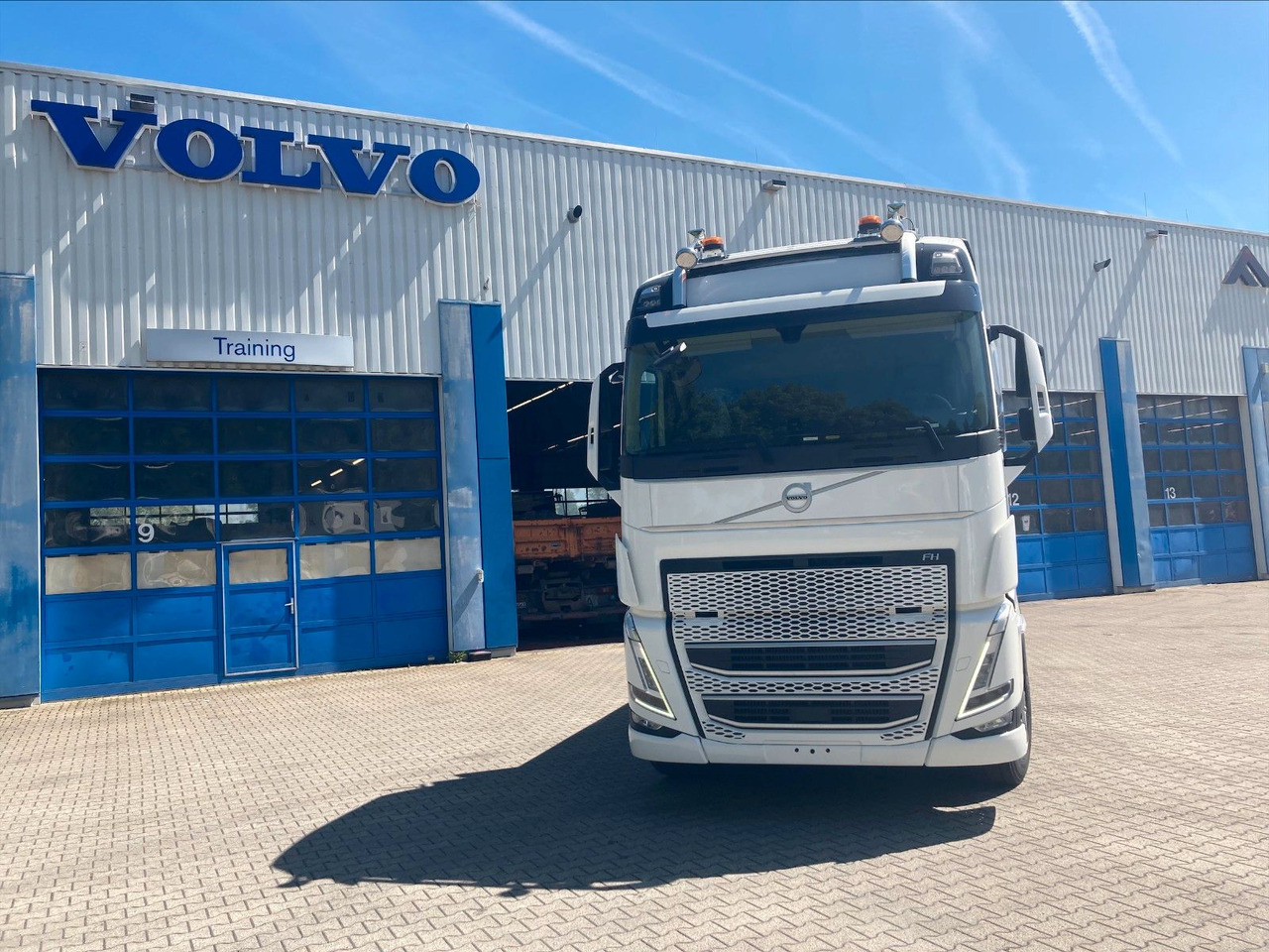 Volvo FH 6x2 R NLA Luftfederung - Vrachtwagen met open laadbak, Kraanwagen: afbeelding 2 Volvo FH 6x2 R NLA Luftfederung - Vrachtwagen met open laadbak, Kraanwagen: afbeelding 2