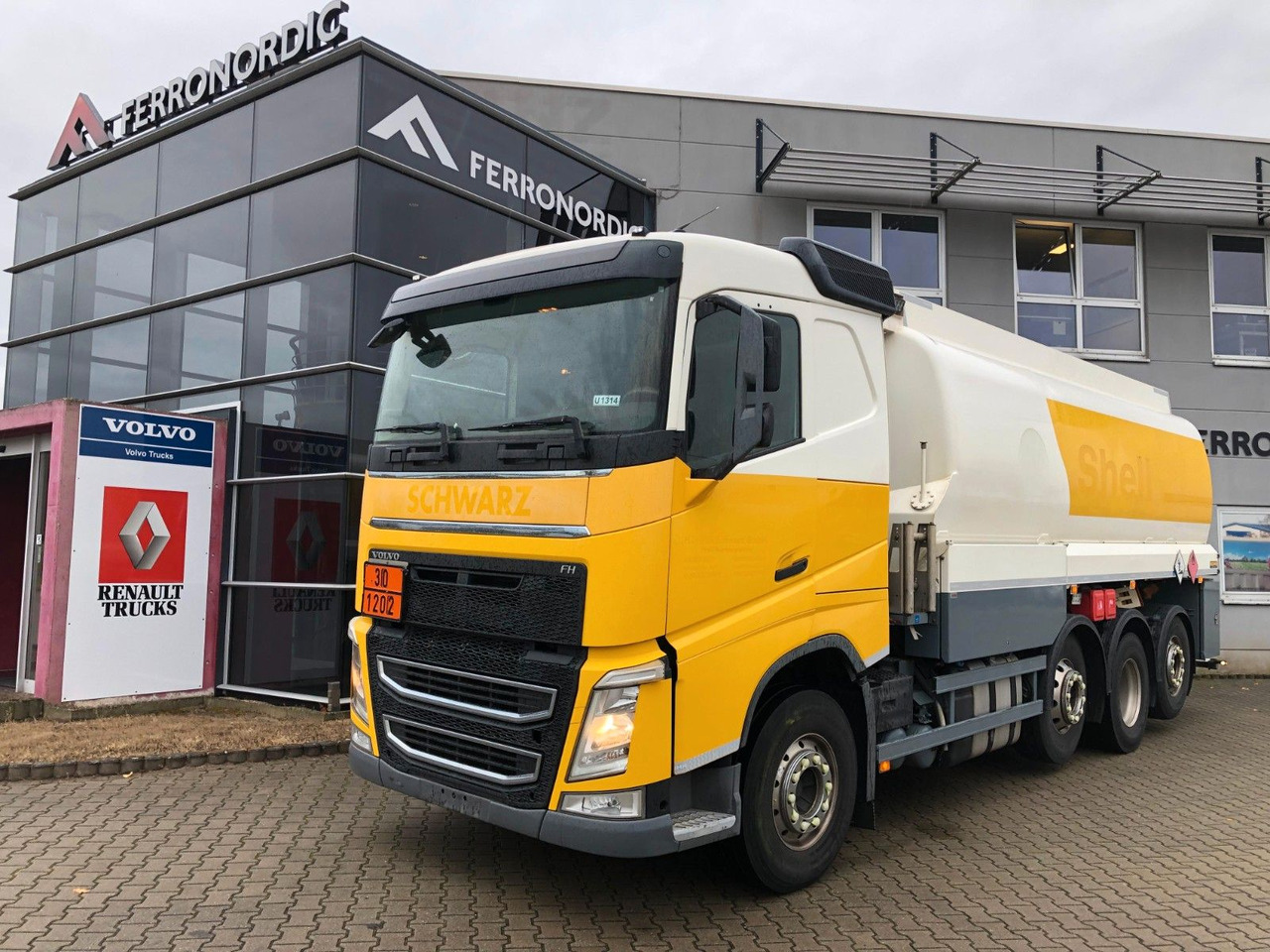 Volvo FH420 Tridem*ADR*3 Kammern 26700LT*ROHR*Sening - Tankwagen: afbeelding 5 Volvo FH420 Tridem*ADR*3 Kammern 26700LT*ROHR*Sening - Tankwagen: afbeelding 5