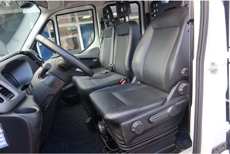 Iveco Daily 35C16 HI Matic Dubbele cabine open 7 persoons uitvoering. Dubbel lucht achter as. 3.0 L motor - Bedrijfswagen, Bestelwagen met dubbele cabine: afbeelding 4 Iveco Daily 35C16 HI Matic Dubbele cabine open 7 persoons uitvoering. Dubbel lucht achter as. 3.0 L motor - Bedrijfswagen, Bestelwagen met dubbele cabine: afbeelding 4