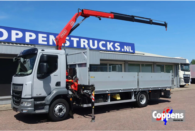 DAF LF 260 Open+Kraan Fassi F 85 V 023+Radio controle - Kraanwagen: afbeelding 1 DAF LF 260 Open+Kraan Fassi F 85 V 023+Radio controle - Kraanwagen: afbeelding 1