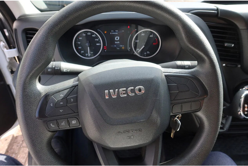Iveco Daily 35S16 Iveco 35S16 L3/H2 Koel/Vries/ verwarmen Carrier Xarios 350 + 220 volt nacht aansluiting - Koelwagen: afbeelding 4 Iveco Daily 35S16 Iveco 35S16 L3/H2 Koel/Vries/ verwarmen Carrier Xarios 350 + 220 volt nacht aansluiting - Koelwagen: afbeelding 4