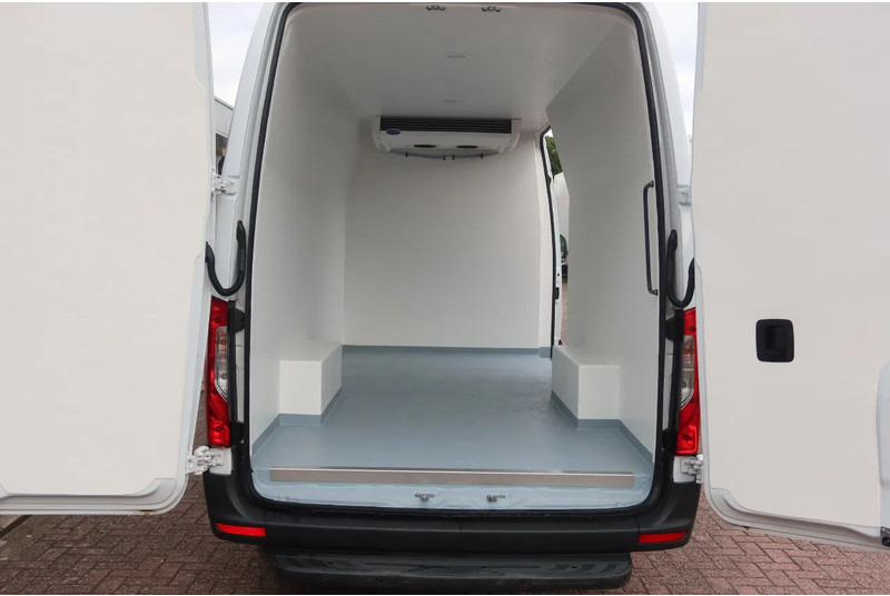 Mercedes-Benz Sprinter 317 Carrier Xarios 350 Koel/Vries/Verwarmen met Nachtaansluiting 220 Volt - Koelwagen: afbeelding 4 Mercedes-Benz Sprinter 317 Carrier Xarios 350 Koel/Vries/Verwarmen met Nachtaansluiting 220 Volt - Koelwagen: afbeelding 4