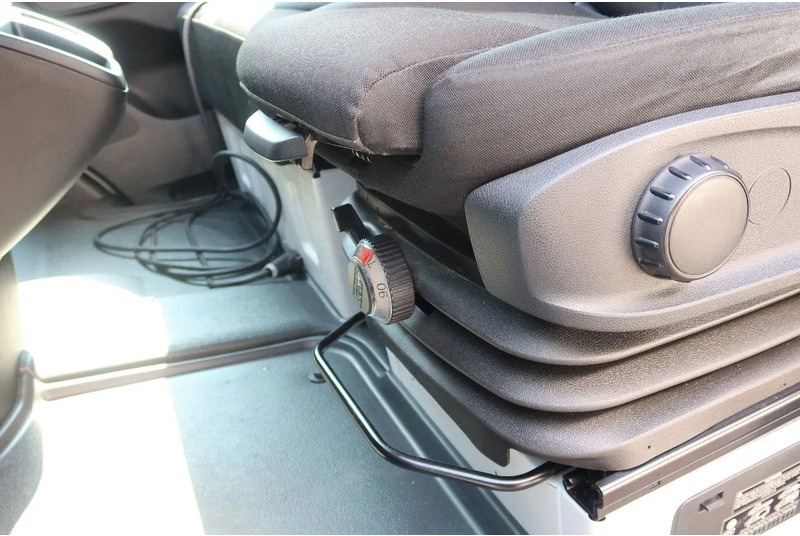 Koelwagen Mercedes-Benz Sprinter 317 Koel/Vries/Verwarmen met nachtaansluiting 220 volt. AUTOMAAT!: afbeelding 10 Koelwagen Mercedes-Benz Sprinter 317 Koel/Vries/Verwarmen met nachtaansluiting 220 volt. AUTOMAAT!: afbeelding 10