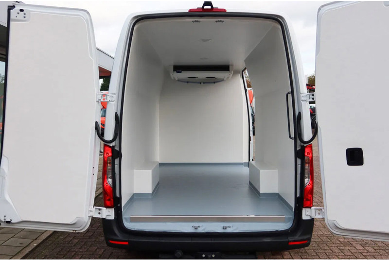 Mercedes-Benz Sprinter 317 L3 H2 Koel / Vries/ Verwarmen + 220 volt nachtaansluiting - Koelwagen: afbeelding 4 Mercedes-Benz Sprinter 317 L3 H2 Koel / Vries/ Verwarmen + 220 volt nachtaansluiting - Koelwagen: afbeelding 4