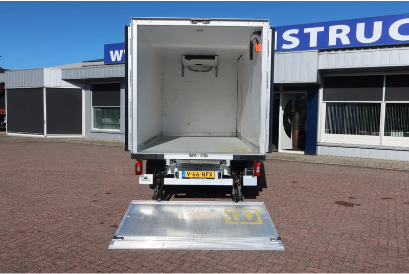Mercedes-Benz Sprinter 516 CDI Koel/Vries + Dhollandia Klep 750 kg Carrier 300 Xarios Dag + nacht 220 Volt - Koelwagen: afbeelding 3 Mercedes-Benz Sprinter 516 CDI Koel/Vries + Dhollandia Klep 750 kg Carrier 300 Xarios Dag + nacht 220 Volt - Koelwagen: afbeelding 3