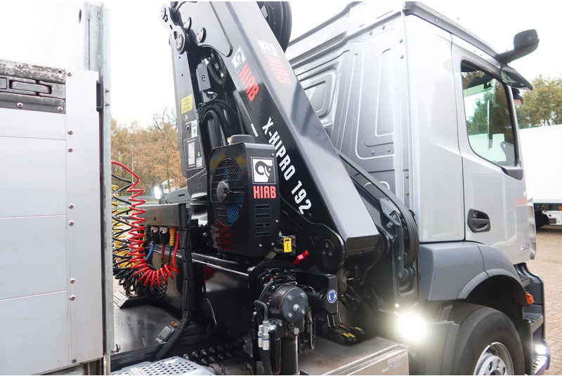 Mercedes-Benz Actros 2133 L Trekker + Hiab Kraan met City Trailer: OT-92-VD - Trekker: afbeelding 4 Mercedes-Benz Actros 2133 L Trekker + Hiab Kraan met City Trailer: OT-92-VD - Trekker: afbeelding 4