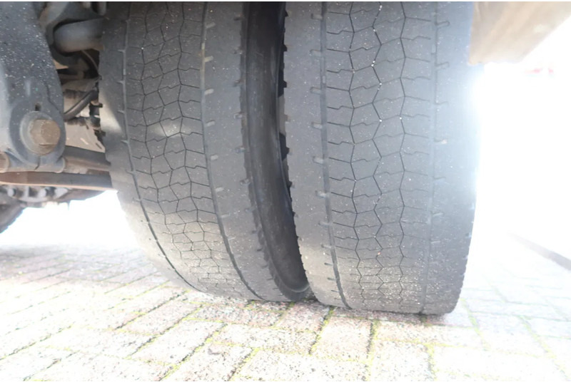 Koelwagen vrachtwagen Volvo FE 280 4x2 Carrier Supra 1250 Koel/ Vries+ BAR klep 2000 kg. 2 Stuks in voorraad: afbeelding 16 Koelwagen vrachtwagen Volvo FE 280 4x2 Carrier Supra 1250 Koel/ Vries+ BAR klep 2000 kg. 2 Stuks in voorraad: afbeelding 16