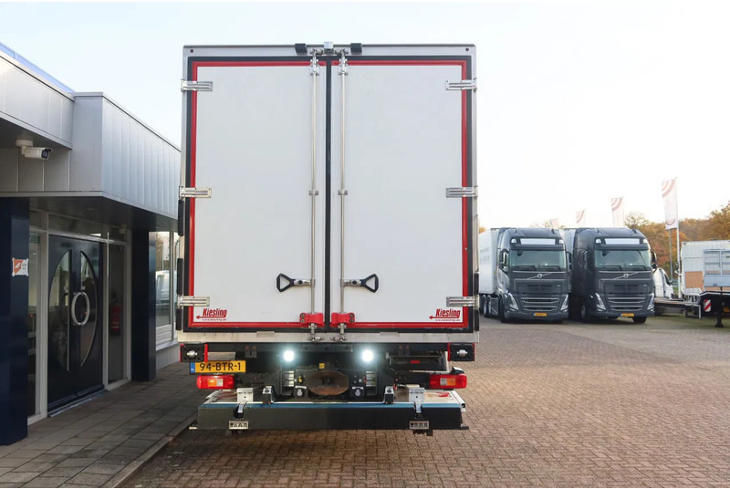 Koelwagen vrachtwagen Volvo FE 280 4x2 Carrier Supra 1250 Koel/ Vries+ BAR klep 2000 kg. 2 Stuks in voorraad: afbeelding 11 Koelwagen vrachtwagen Volvo FE 280 4x2 Carrier Supra 1250 Koel/ Vries+ BAR klep 2000 kg. 2 Stuks in voorraad: afbeelding 11
