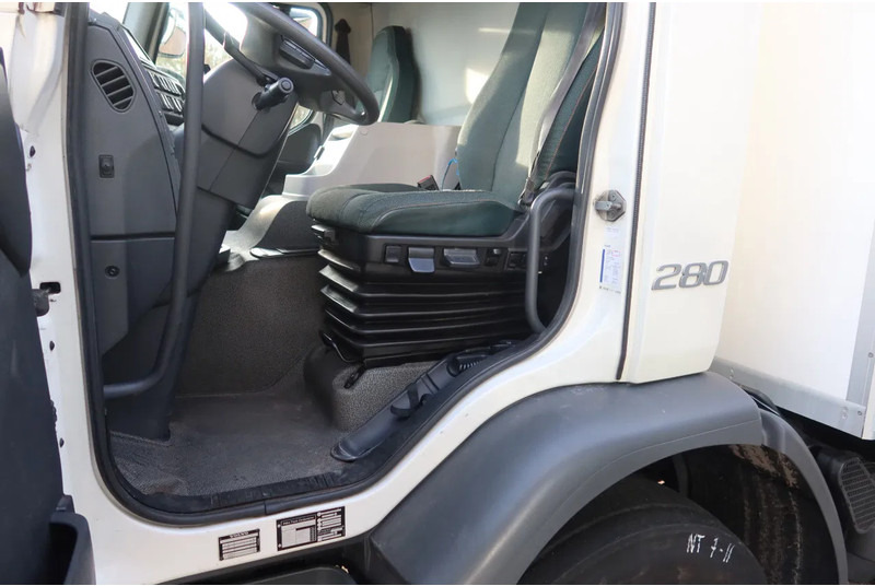 Koelwagen vrachtwagen Volvo FE 280 4x2 Carrier Supra 1250 Koel/ Vries+ BAR klep 2000 kg. 2 Stuks in voorraad: afbeelding 18 Koelwagen vrachtwagen Volvo FE 280 4x2 Carrier Supra 1250 Koel/ Vries+ BAR klep 2000 kg. 2 Stuks in voorraad: afbeelding 18