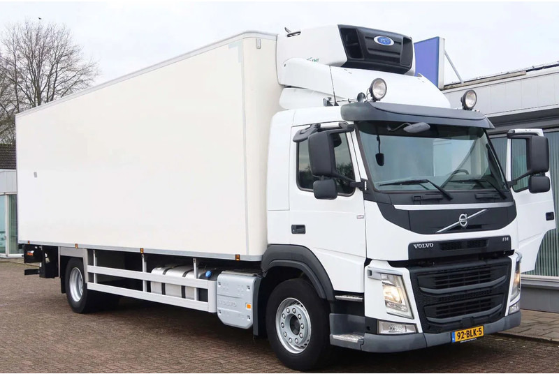 Volvo FM 330 4x2 Koel/Vries Carrier Supra 380 + Klep Dhollandia 2500 kg - Koelwagen vrachtwagen: afbeelding 2 Volvo FM 330 4x2 Koel/Vries Carrier Supra 380 + Klep Dhollandia 2500 kg - Koelwagen vrachtwagen: afbeelding 2